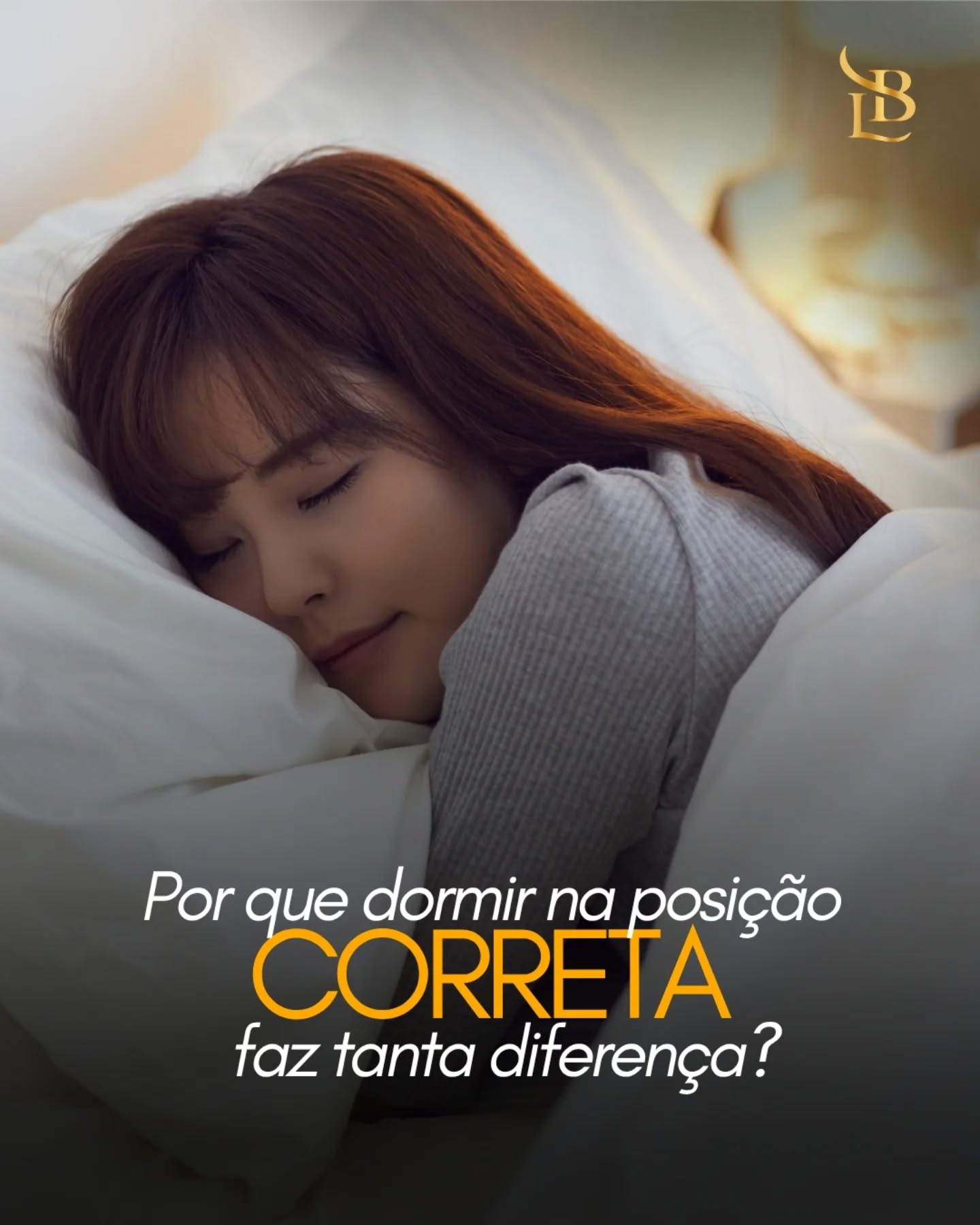 Dormir na posição correta após a cirurgia plástica não é apenas uma recomendação — faz parte da recuperação.

Nos primeiros dias, o corpo está mais sensível, inchado e em processo intenso de cicatrização. A forma como você dorme pode influenciar diretamente no conforto, no inchaço e até no resultado final da cirurgia.

Algumas posições podem aumentar a pressão sobre a região operada, causar mais dor, favorecer assimetrias e dificultar a circulação. Já a posição correta ajuda o corpo a desinflamar, reduz tensões nos pontos e contribui para uma recuperação mais tranquila.

Por isso, cada cirurgia exige cuidados específicos no pós-operatório. Respeitar essas orientações é tão importante quanto o próprio procedimento. Afinal, o resultado também é construído durante a recuperação.

.
.
.

 ☎ (47) 9211-0040

📍 Rua Amadeu Felipe da Luz, 228 – Centro, Indaial/SC – Clínica SPES
👨‍⚕️ Dr. Lucas Baptista – CRM/SC 21411 | RQE 21645
🌐 drlucasbaptista.com.br

Clínica onde atendo: @spesclinica
Hospital onde realizo as cirurgias: @hbr.indaial
Minha enfermeira e assistente: @luana_finardii
Nossa instrumentadora e Téc. de Enfermagem: @myblessing_by_fe
Nosso Anestesiologista: @drclaudiokroda